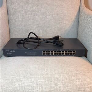 TP-Link TL-SG1024 (24 Ports - 10/100/1000 RJ45) 24Port Gigabit Switch